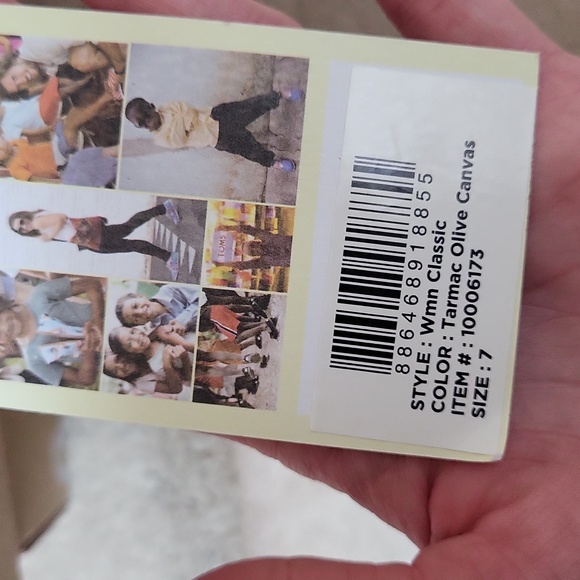 NWT! OLIVE CLASSIC TOMS! SIZE 7! - Picture 2 of 9